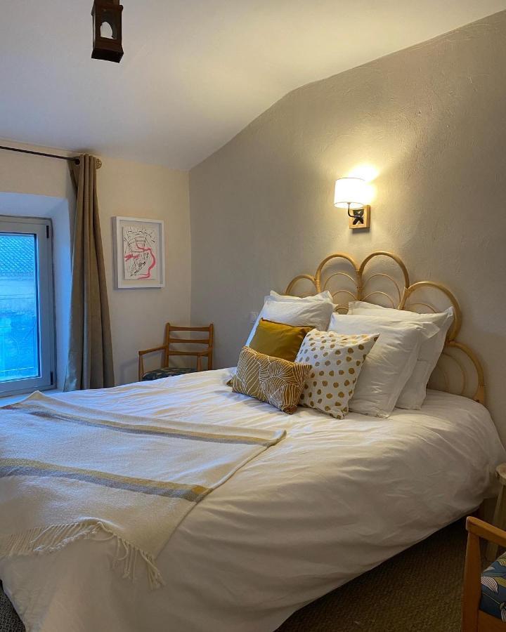 Le Nomade En Provence Bed and Breakfast Bouchet  Εξωτερικό φωτογραφία