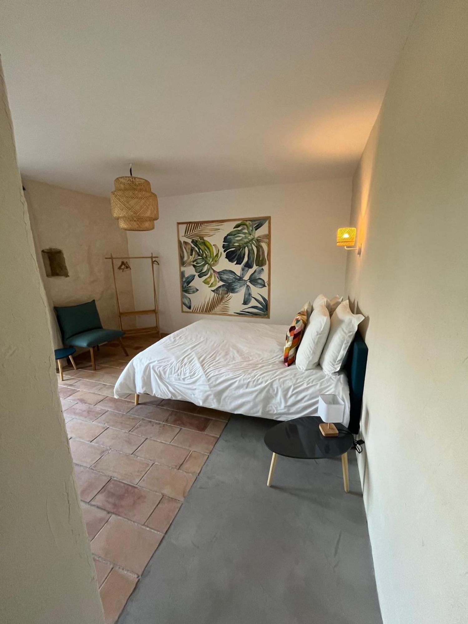 Le Nomade En Provence Bed and Breakfast Bouchet  Εξωτερικό φωτογραφία