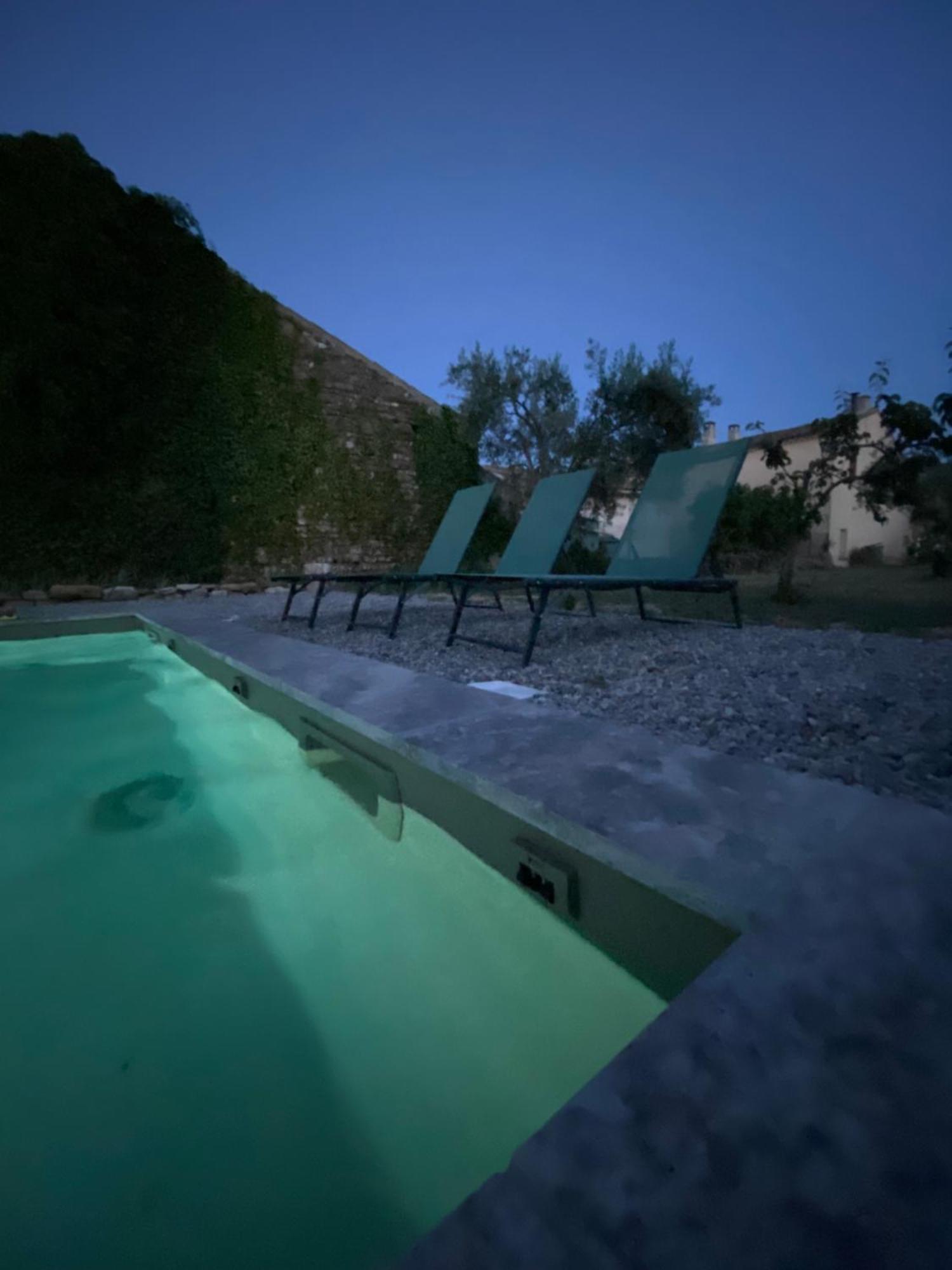 Le Nomade En Provence Bed and Breakfast Bouchet  Εξωτερικό φωτογραφία