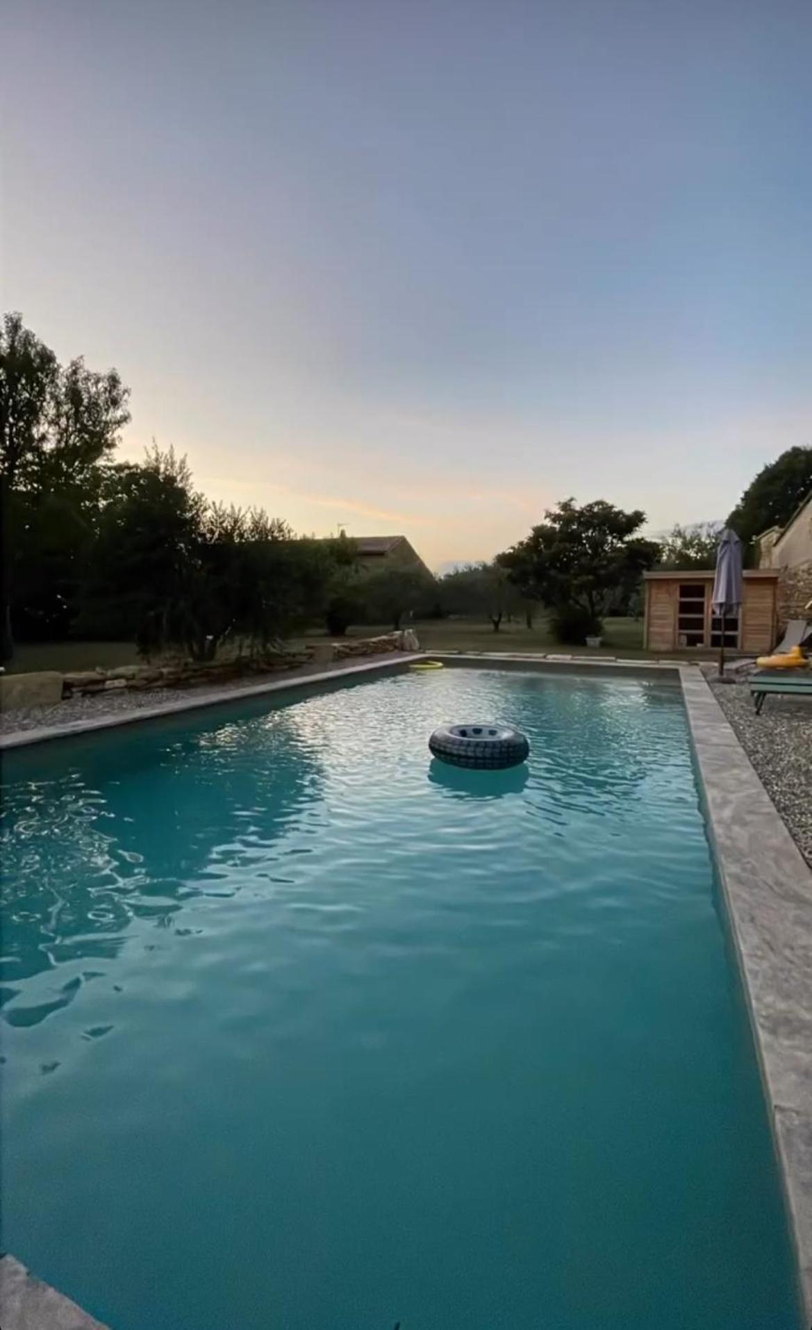 Le Nomade En Provence Bed and Breakfast Bouchet  Εξωτερικό φωτογραφία